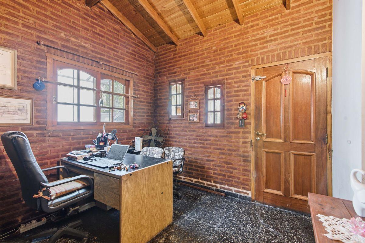 Foto de Venta Casa Chalet de 5 Ambientes Temperley Apto Credito, imagen 3