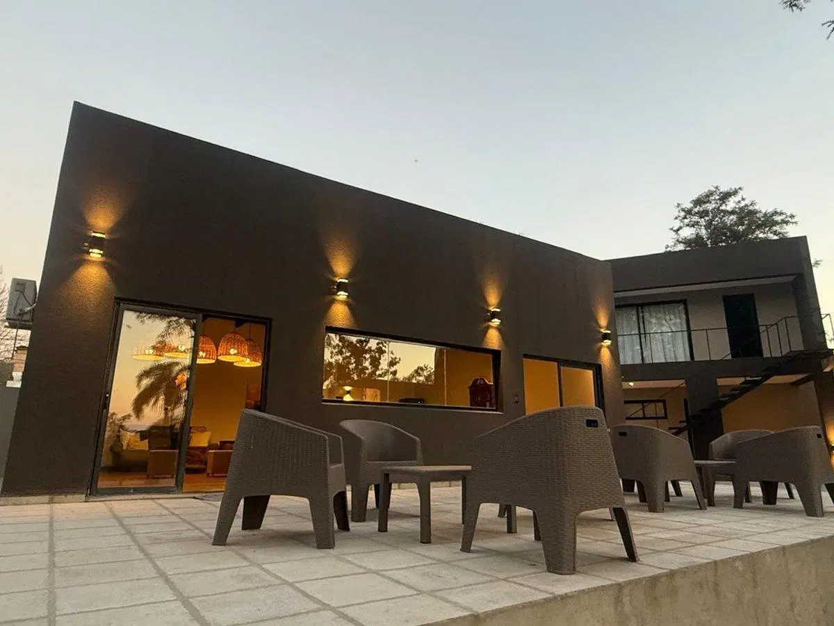 VENTA DE HOTEL EN ESQUINA 3