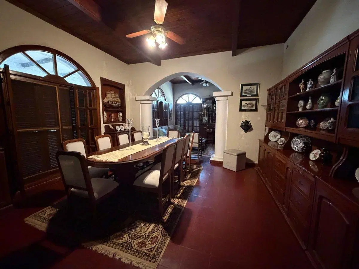 VENTA DE CASA EN ESQUINA CORRIENTES 2