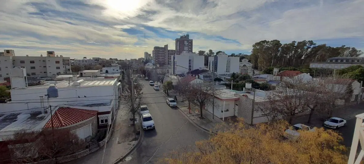 MONOAMBIENTE EN ALQUILER A MTS DE LA UNS 2