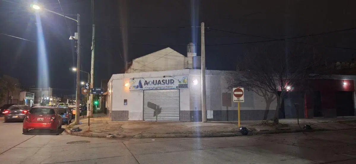 MUY BUEN LOCAL EN ALQUILER VIEYTES ESQ. ENRIQUE JULIO 4