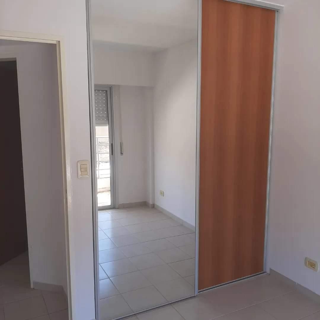 En Venta Departamento de un Dormitorio. Segundo Piso Contra Frente. 3