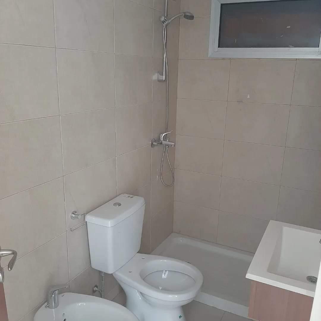 En Venta Departamento de un Dormitorio. Segundo Piso Contra Frente. 2