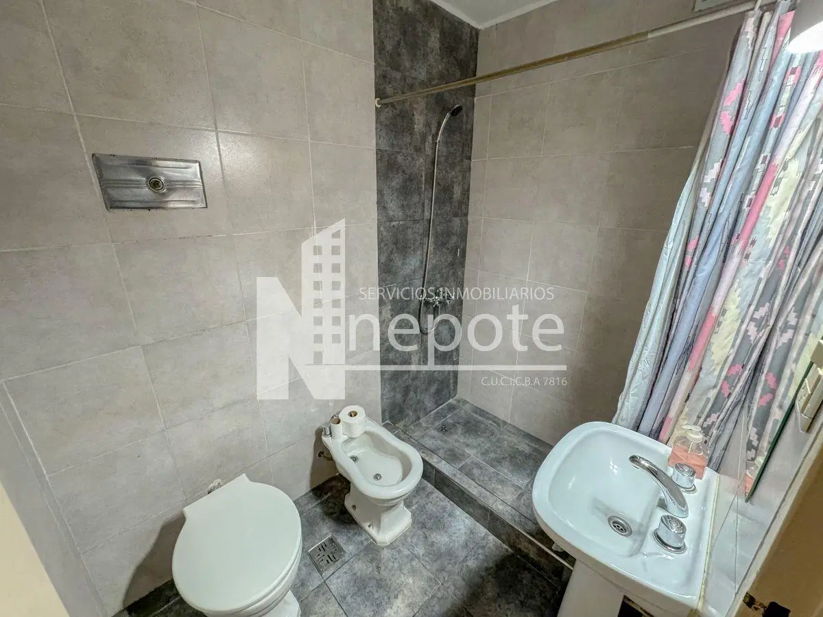 Departamento 3 Ambientes Patio Quincho Parrilla Cocina Independiente Parque Patricios OPORTUNIDAD! 2