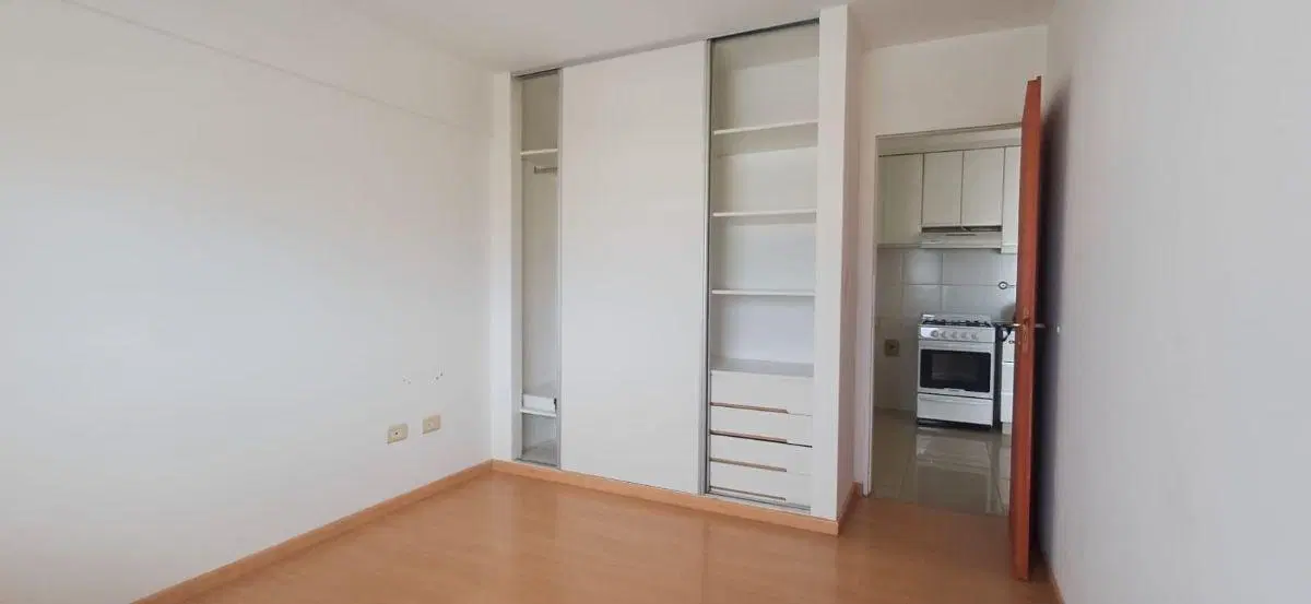 Departamento de 1 dormitorio en alquiler en Área Centro Este 5
