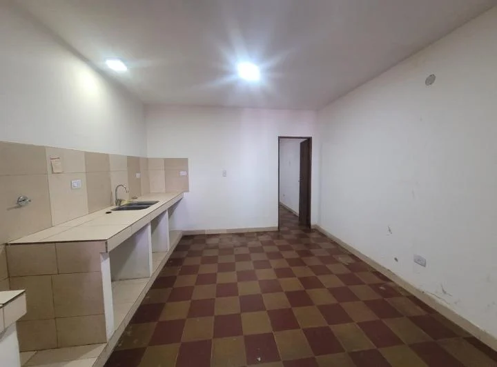 Casa en  venta sobre calle Siria y Necochea 4