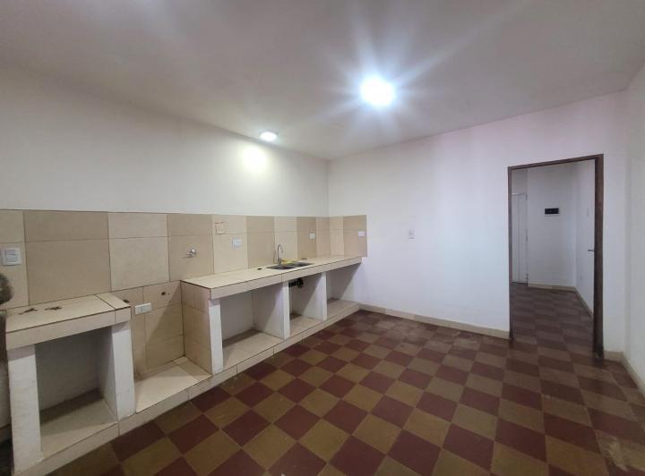 Casa en  venta sobre calle Siria y Necochea 5