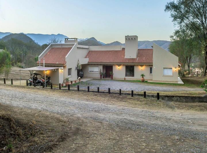 Alquiler Casa en Valle Escondido 2
