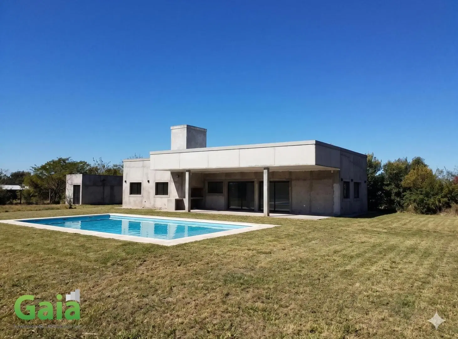 CASA EN VENTA EN LAS LOMITAS - CAMPO QUIJANO 2