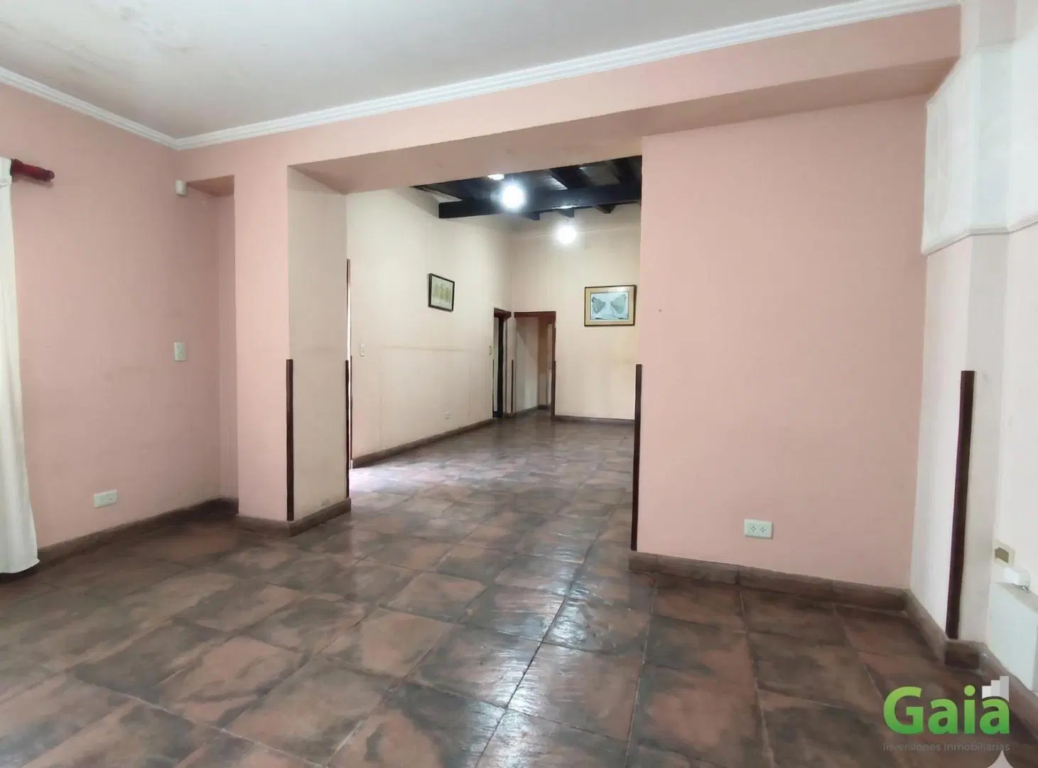 CASA EN VENTA ZONA COFRUTHOS 7 DORMITORIOS 5