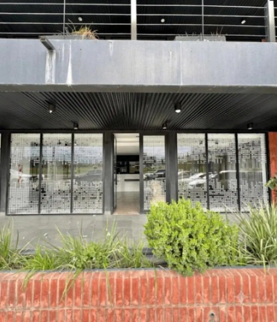 EN VENTA LOCAL EL SITIO CIRCUNVALACION OESTE 5