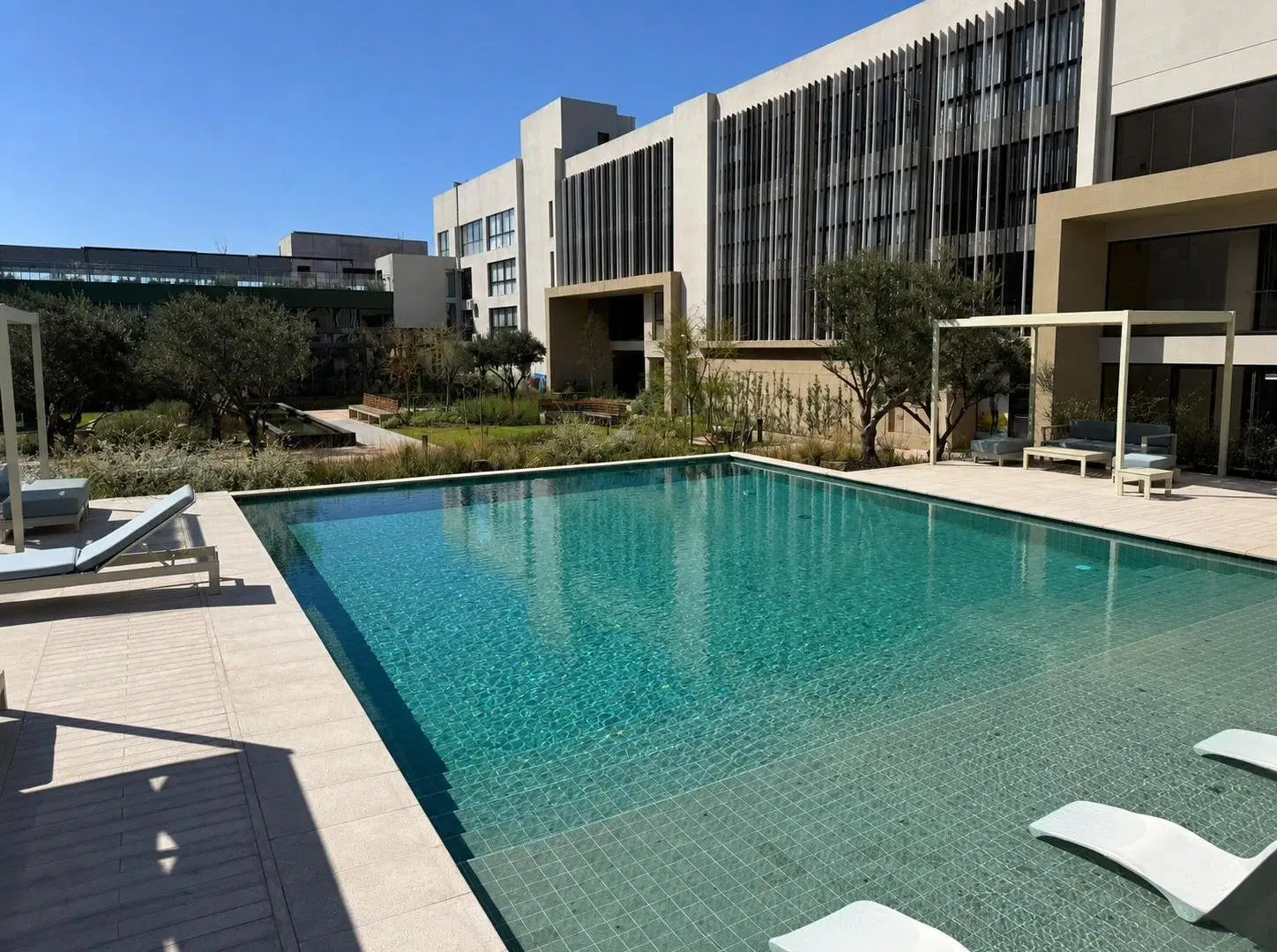 EN VENTA DEPARTAMENTO  MONOAMBIENTE AMOBLADO EN PORTO 4