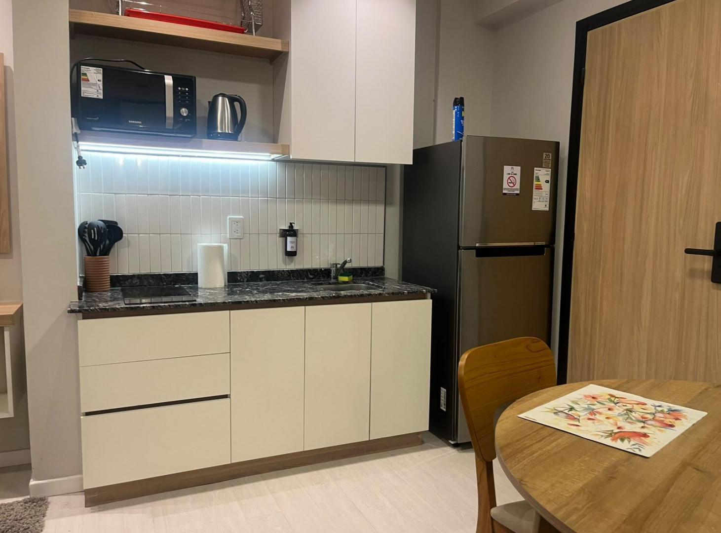 Foto de EN VENTA DEPARTAMENTO MONOAMBIENTE AMOBLADO EN PORTO, imagen 2
