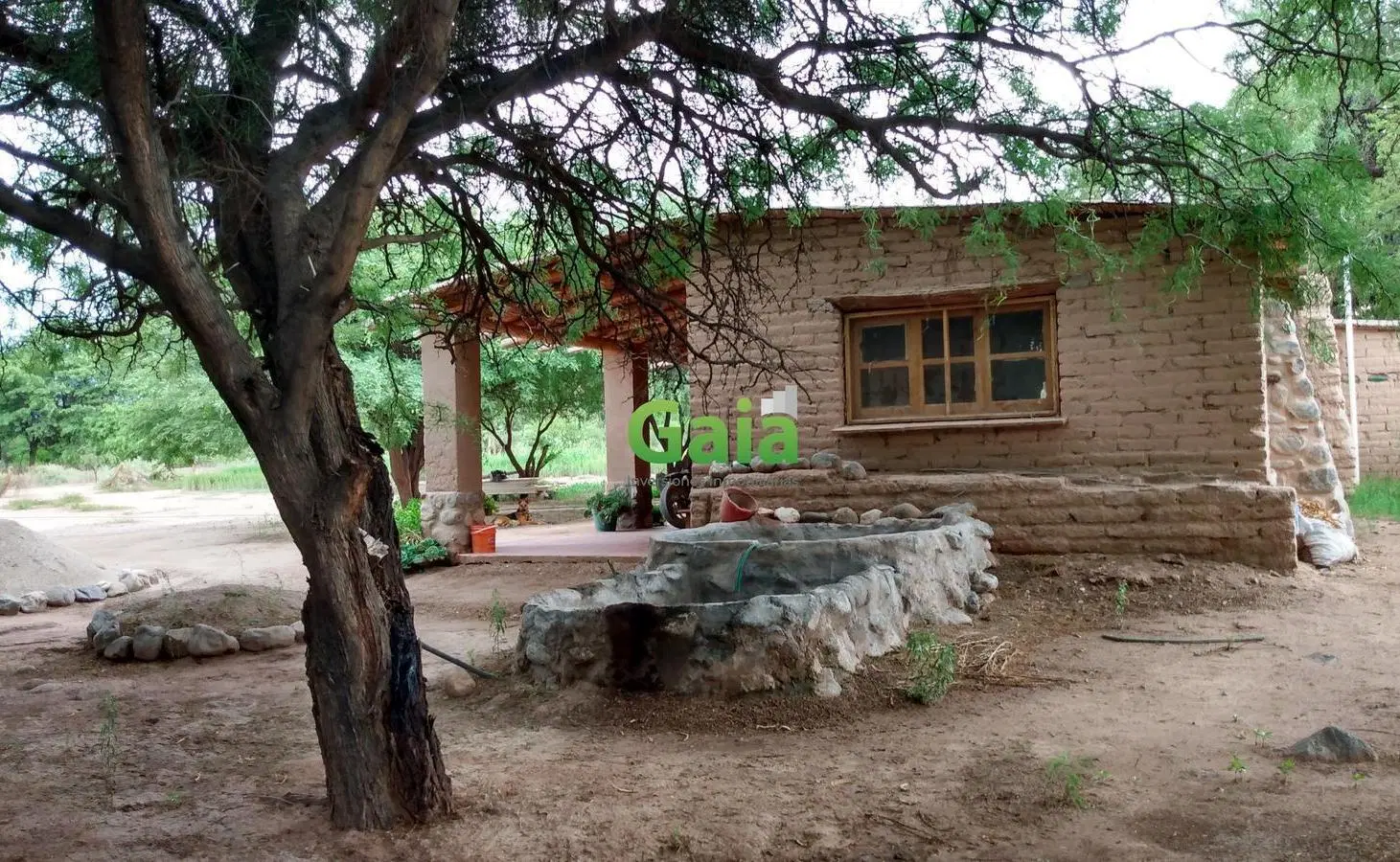 VENTA AMPLIO TERRENO CON CASA DE ADOBE NUEVA EN SAN CARLOS 3