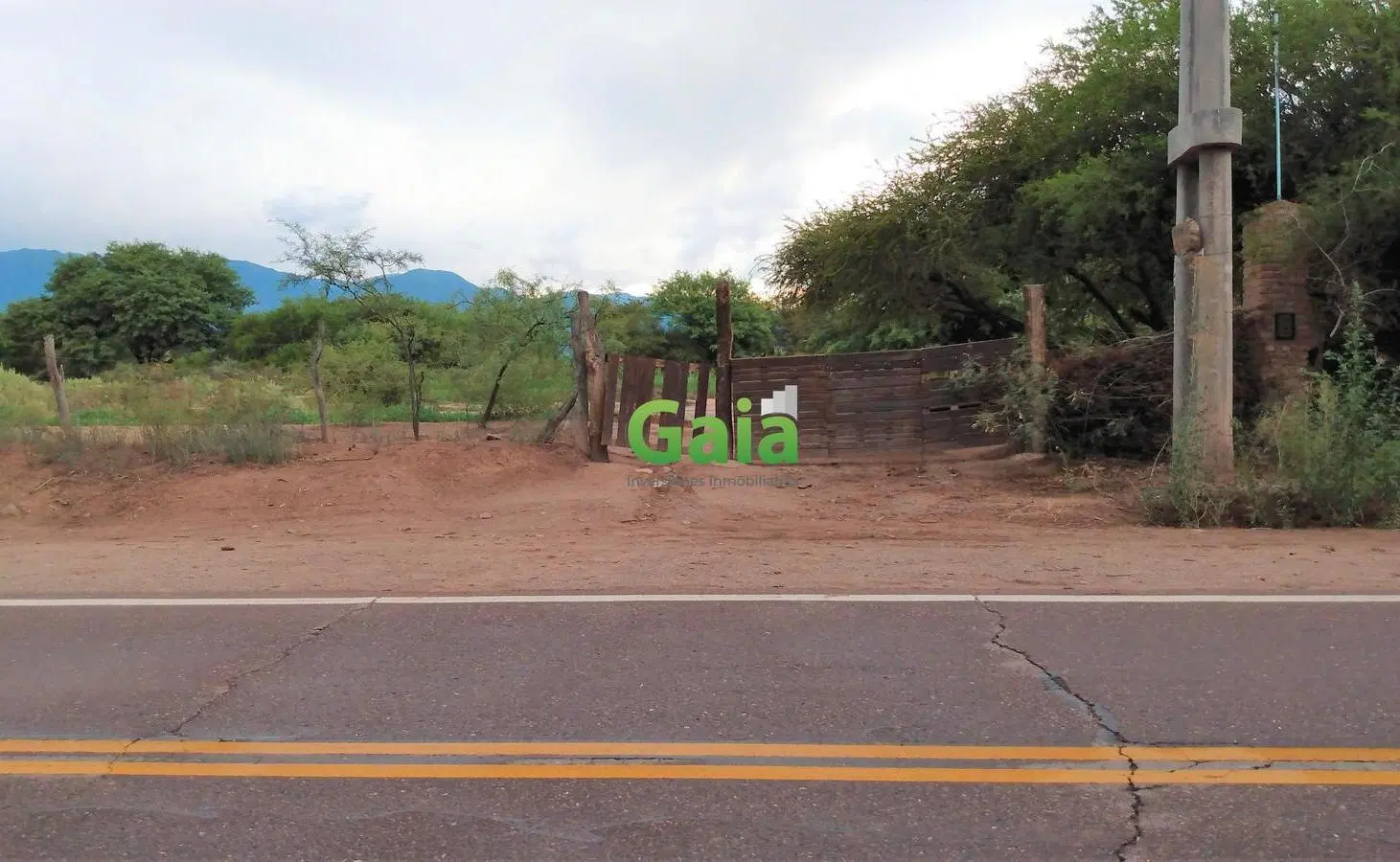 VENTA AMPLIO TERRENO CON CASA DE ADOBE NUEVA EN SAN CARLOS 5