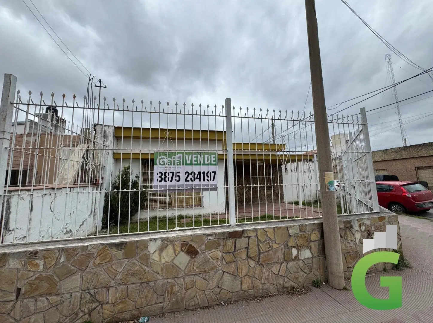 Casa en venta en esquina con cochera y patio | España 1551 – Macrocentro 5