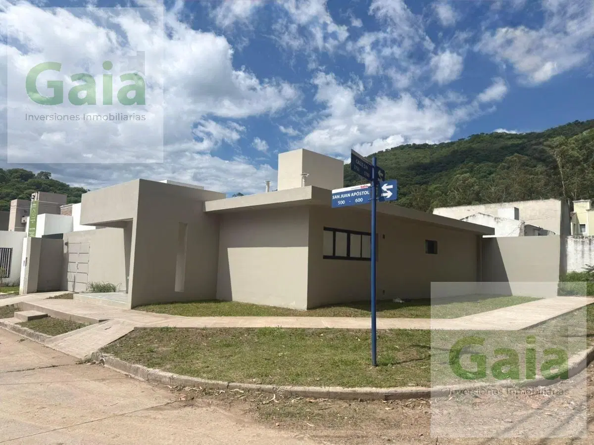 Casa en venta a estrenar Barrio Universidad Católica, Los Profesionales 2