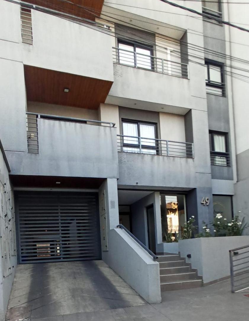 Foto de EN VENTA MONOAMBIENTE ROGER PLANTA BAJA COCHERA MACROCENTRO, imagen 1