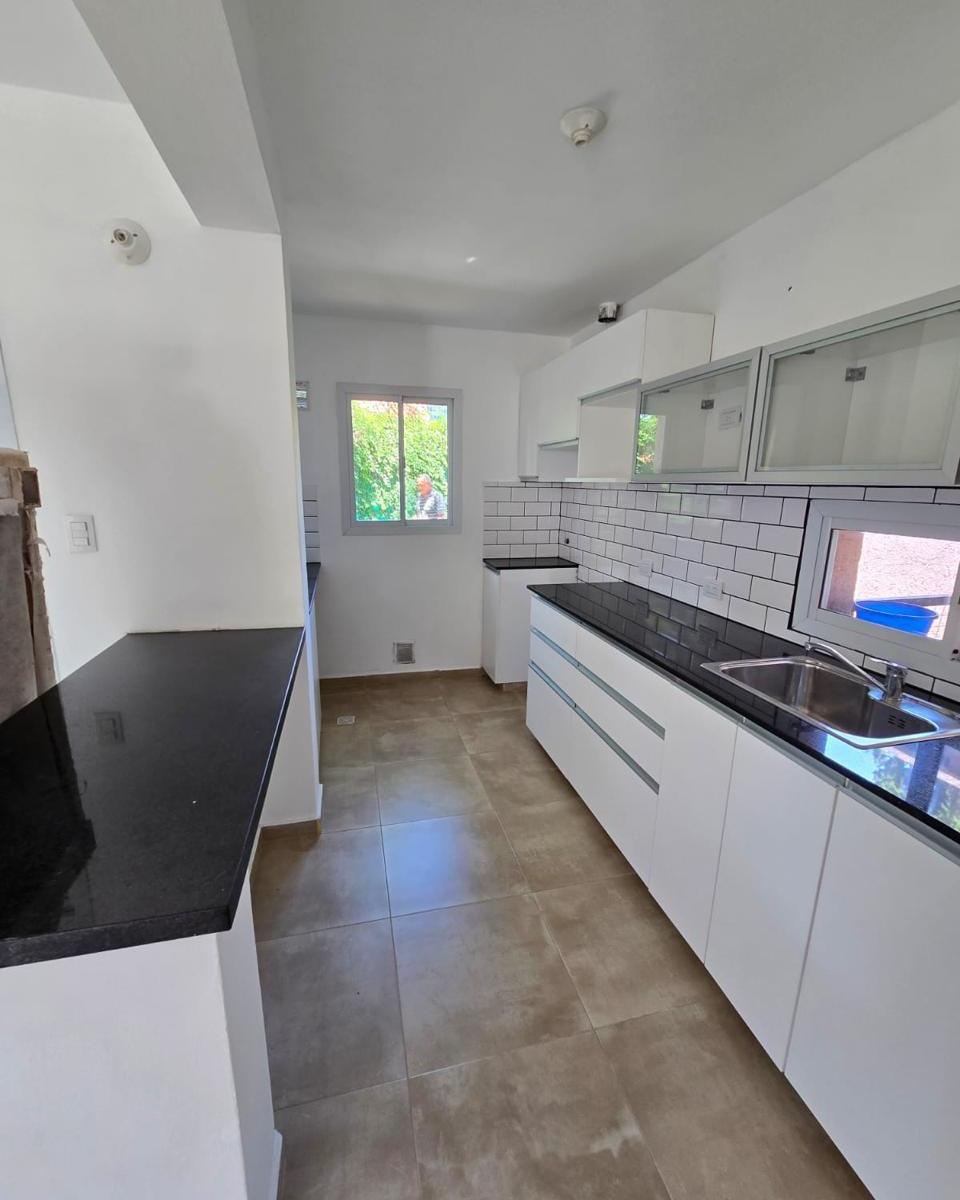 Foto de VILLA BELGRANO DUPLEX EN VENTA EN HOUSING a 100 mts de la AV. Recta, imagen 2