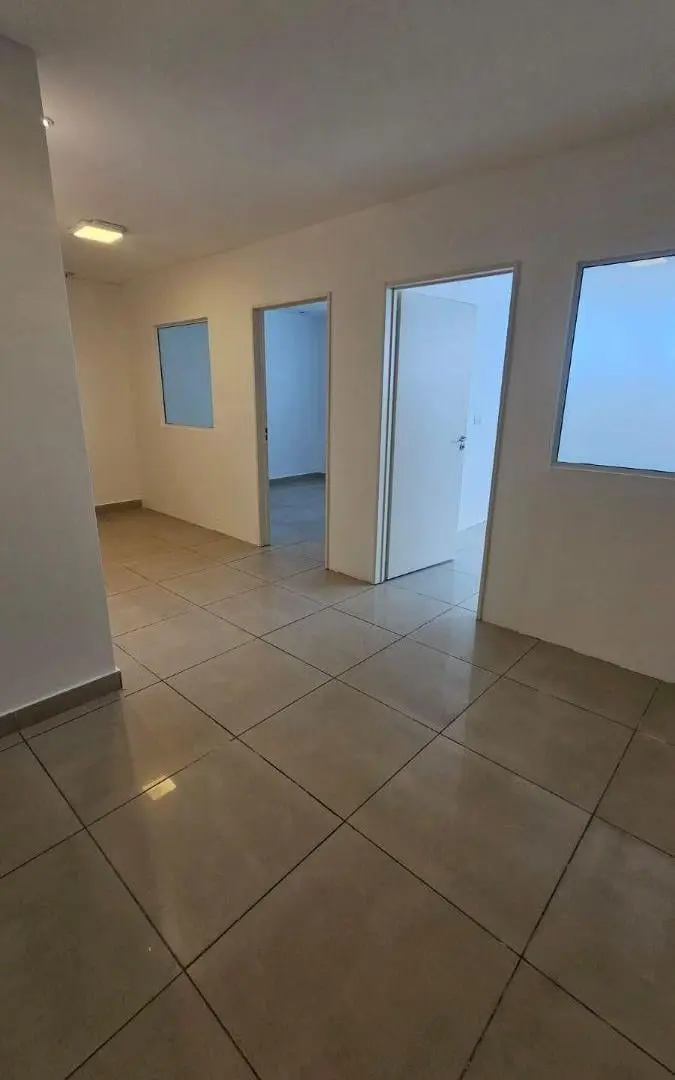 Alquiler de Oficina . Cerro de las Rosas . COMPLEJO VILLAGE 2