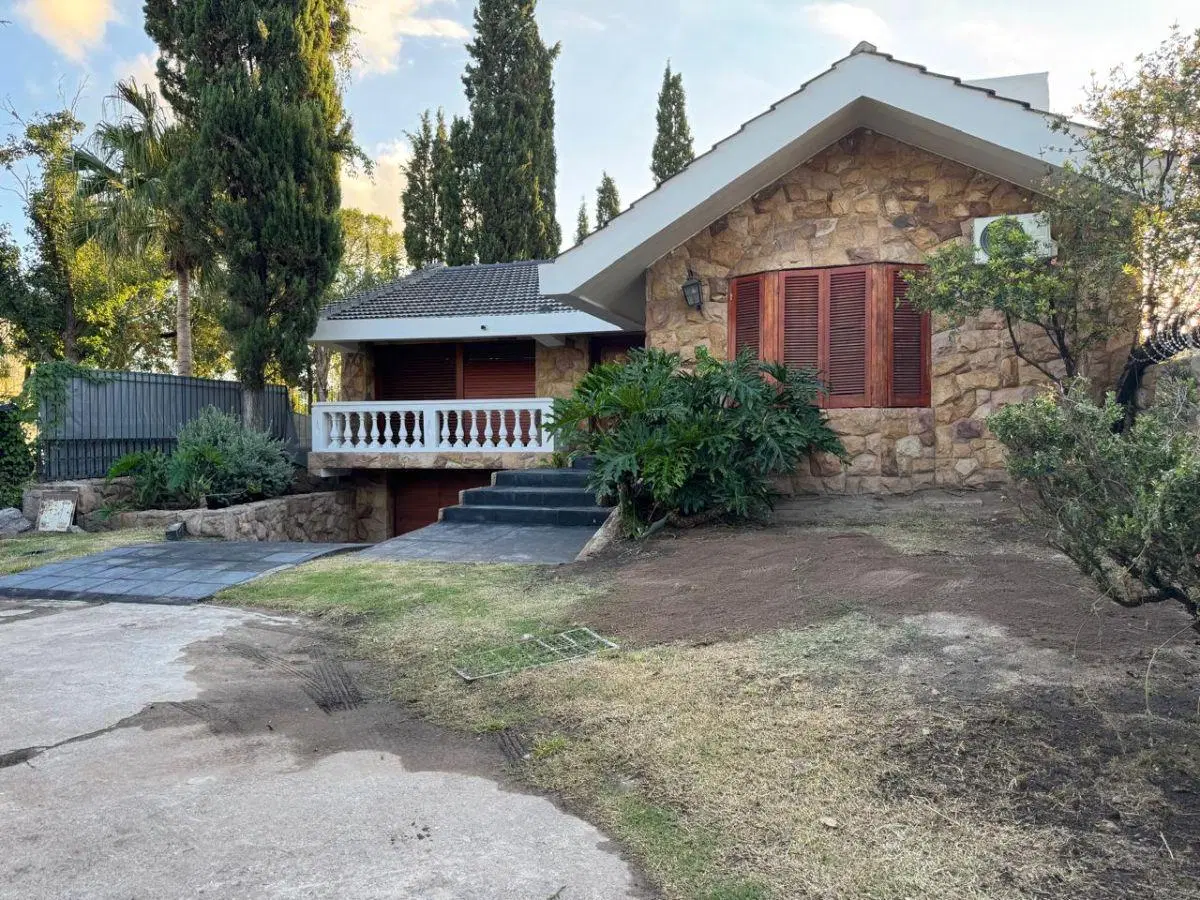 Casa en venta
Cerro de las Rosas — Calle Barranca Yaco 2026 2