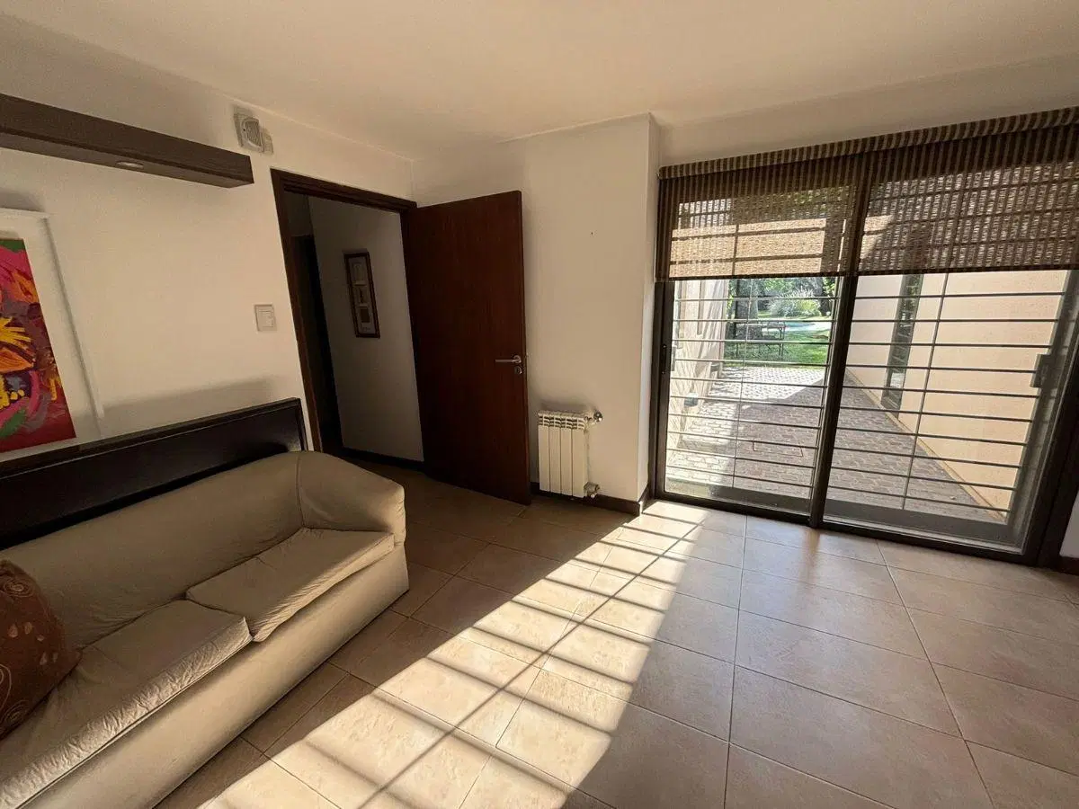 CASA EN VENTA. Ubicada en Tablada Park, Cerro de las Rosas 5