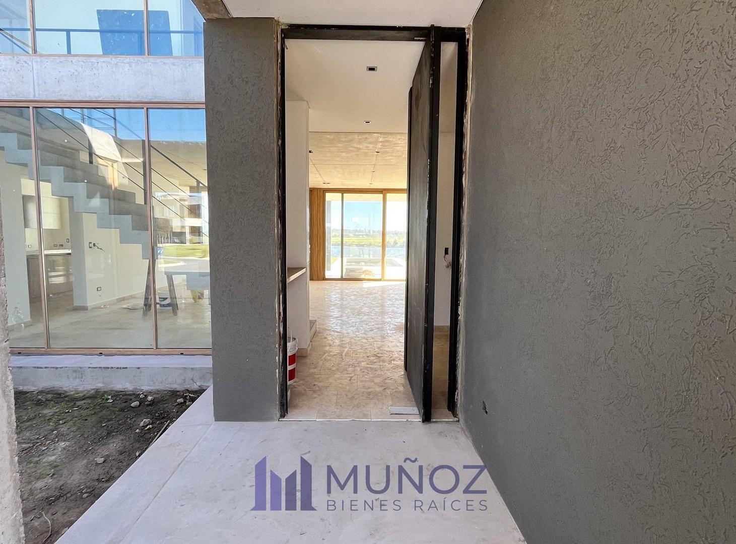 Foto de Casa con Pileta al Lago en Venta en Barrio Costas Puertos del Lago, imagen 3