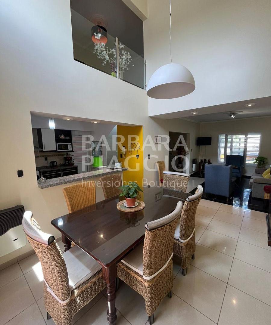 CASA DE CATEGORIA en Santo Tome - Lisandro de la Torre al 2500