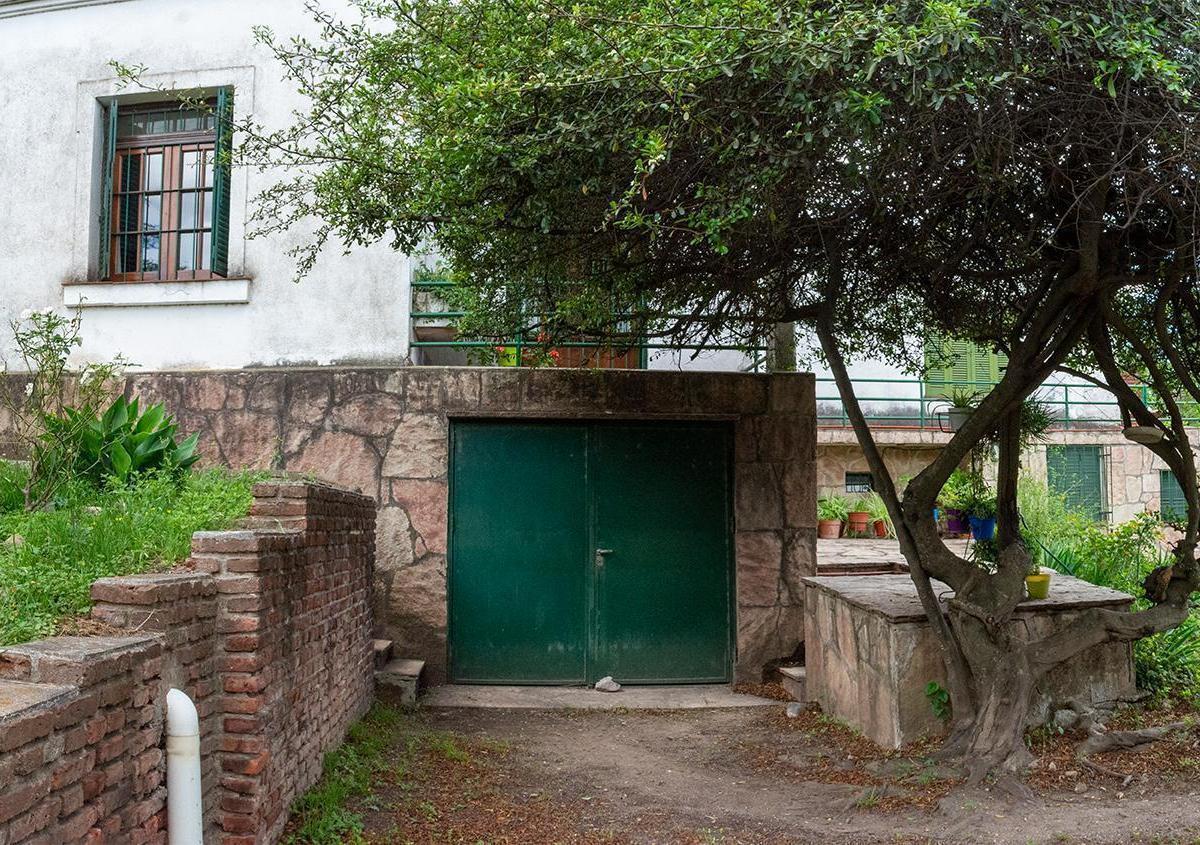 Casa en Unquillo! Terreno de 3228 M²! 4