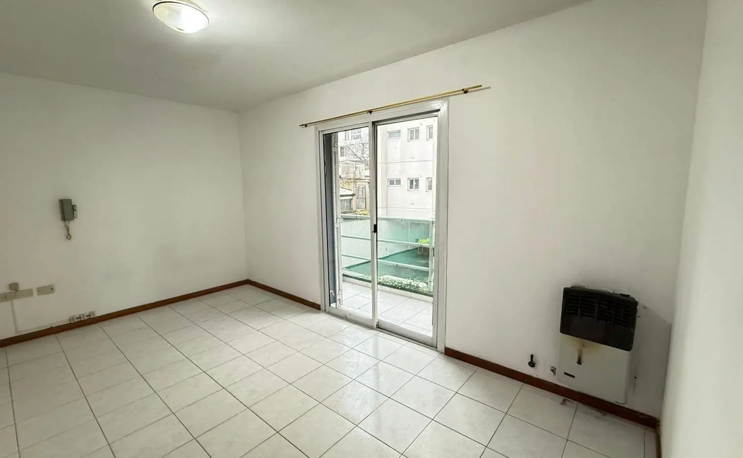 Departamento de 1 dormitorio en venta y alquiler, con cochera. La Plata 2