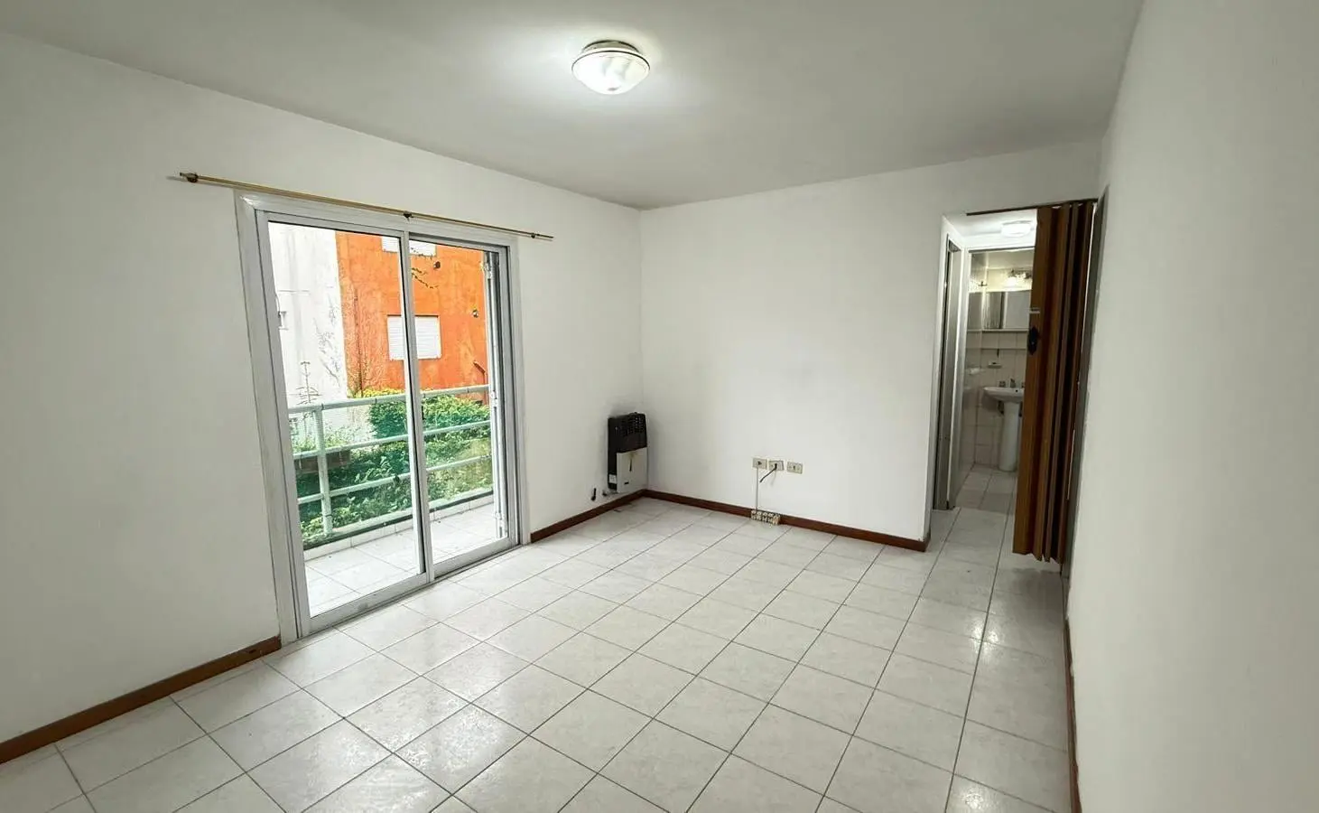 Departamento de 1 dormitorio en venta y alquiler, con cochera. La Plata 3