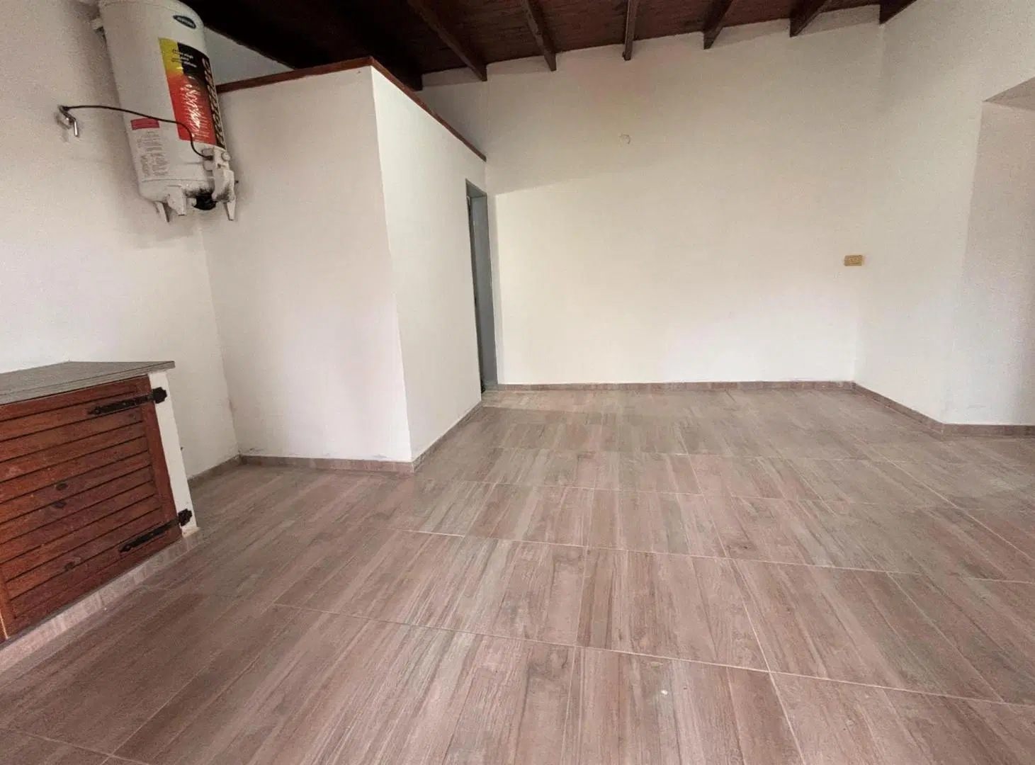 PH en alquiler, con garage y patio. 1 o 2 dorm. Los Hornos 3