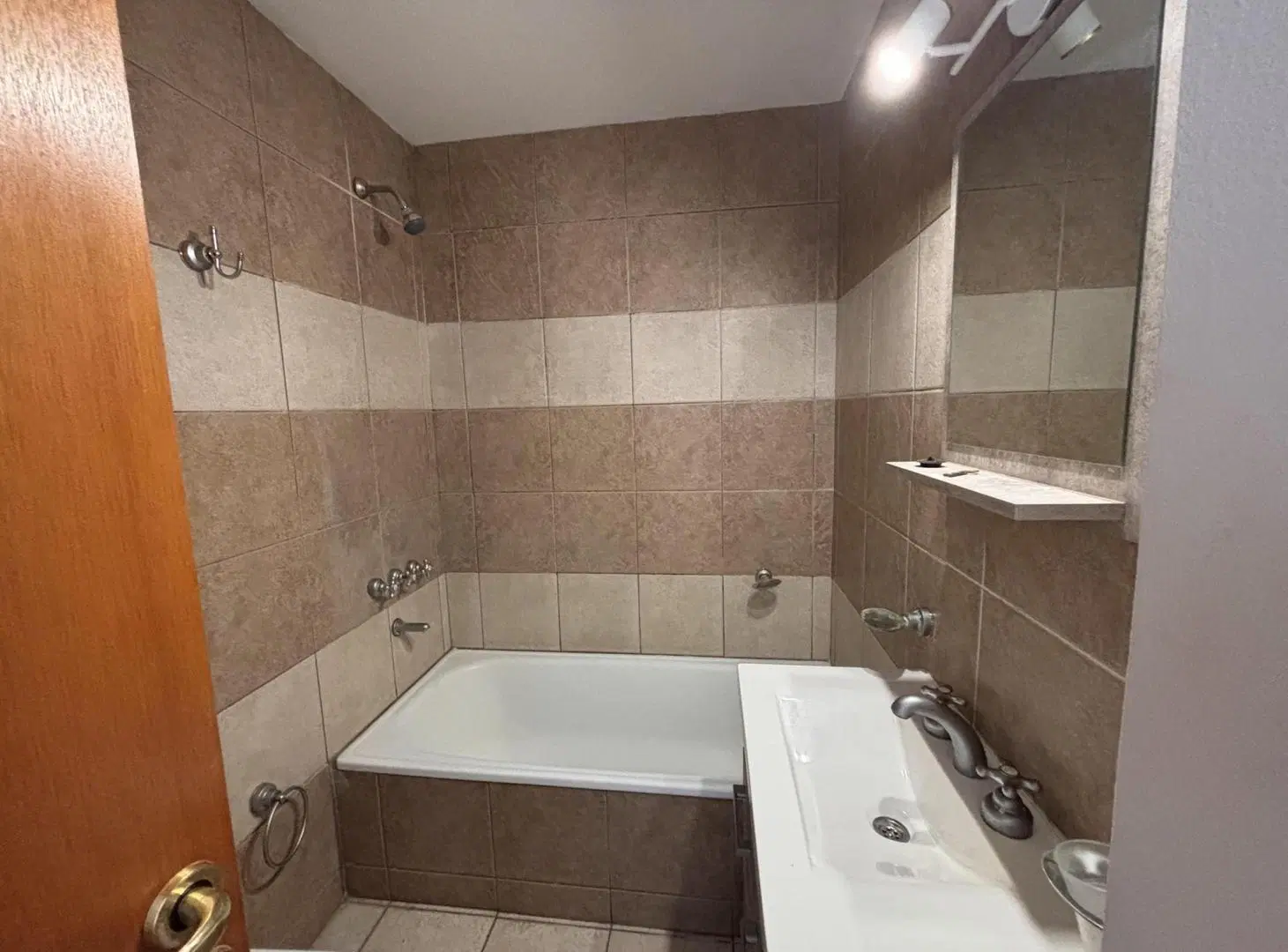 Departamento de 1 dormitorio en alquiler. Opción cochera. La Plata 5