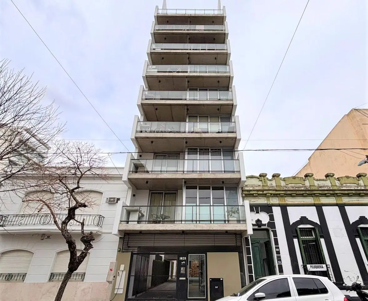 Departamento en alquiler de 1 dormitorio, con balcónterraza. La Plata 2