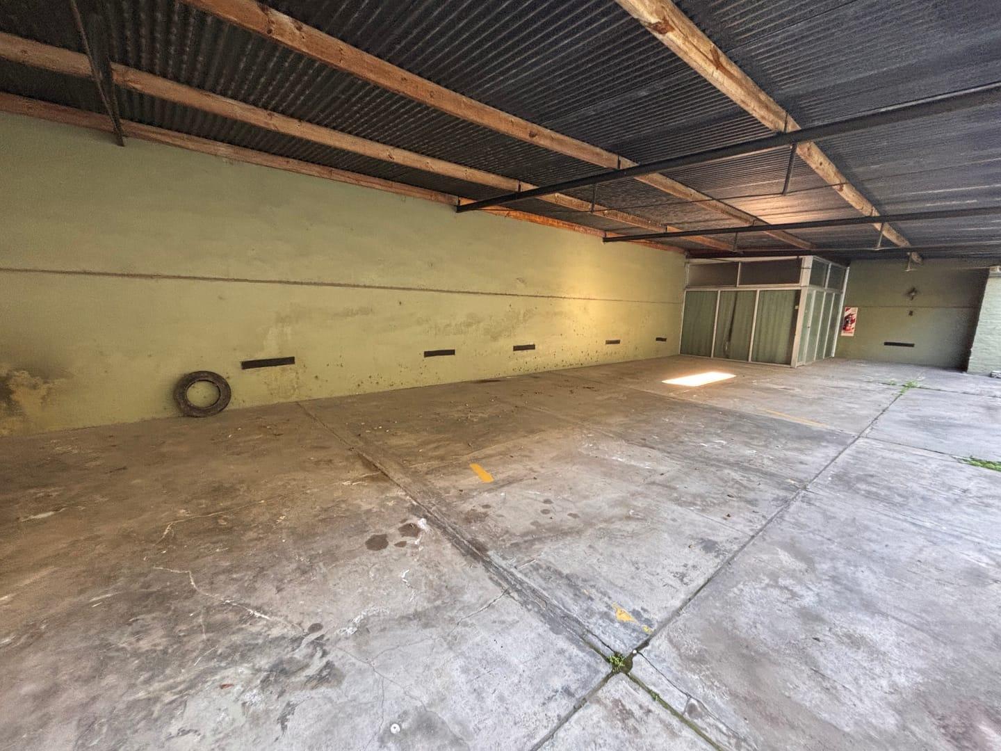 Foto de Cochera con oficina, en venta. La Plata, imagen 1