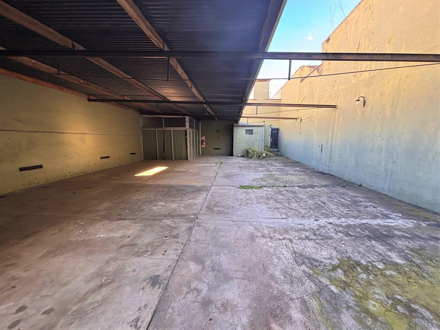 Foto de Cochera con oficina, en venta. La Plata, imagen 3