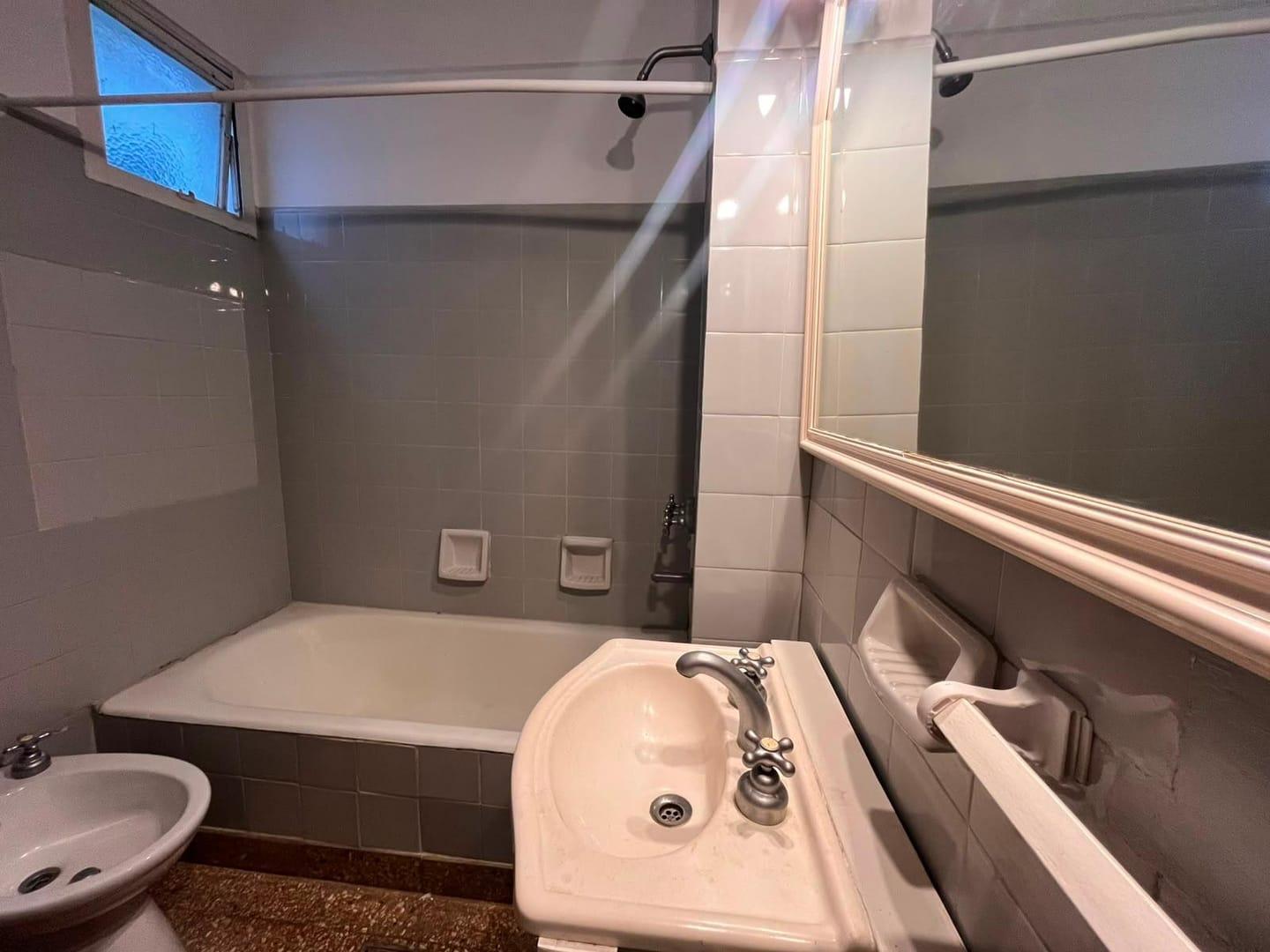 Foto de Alquiler de departamento de un dormitorio. La Plata, imagen 2