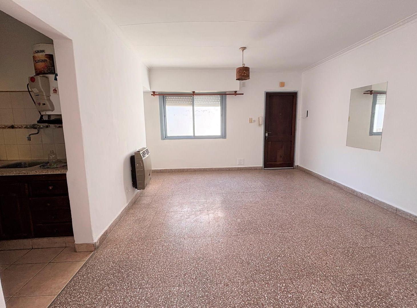 Foto de Oportunidad. Departamento 2 dormitorios en venta. La Plata. Apto Banco, imagen 1