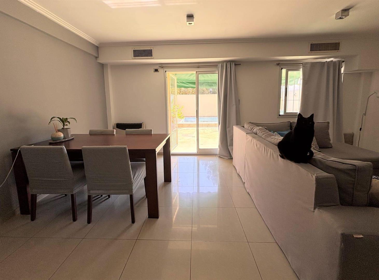 Foto de Venta de departamento de 2 dormitorios, con pileta y cochera. La Plata, imagen 4