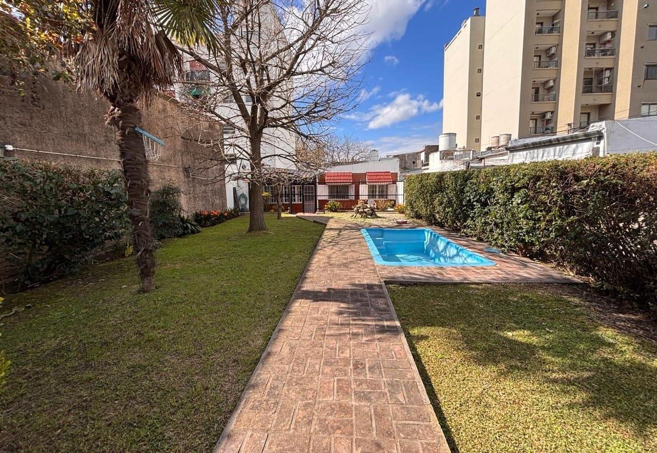 Foto de Casa en venta, apta varios destinos. La Plata, imagen 1