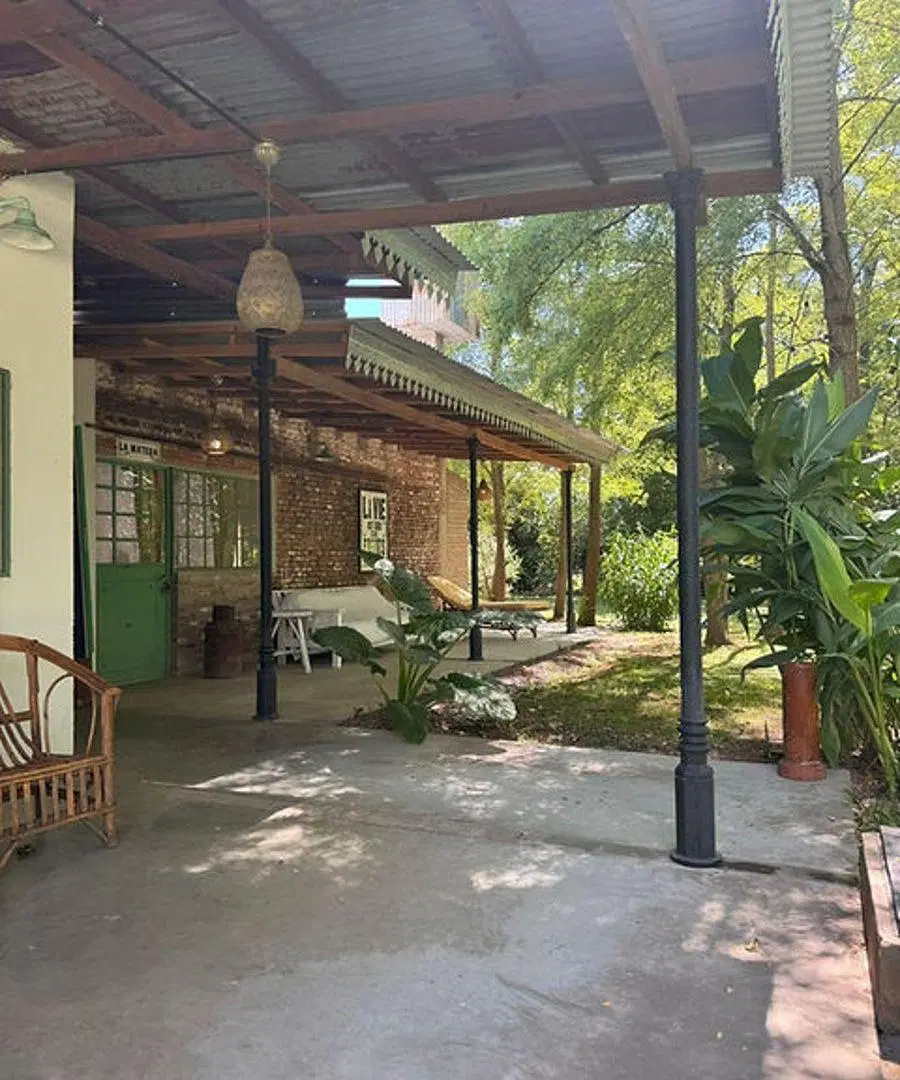 Estilo, historia y verde. - Propiedad en La Rica, Chivilcoy. 8