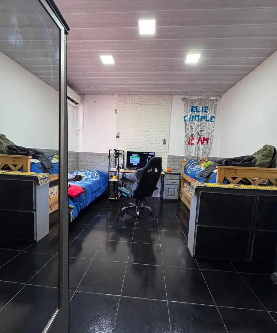 Excelente propiedad sobre lote esquina de 2.686 m² en Carmen de Areco 8