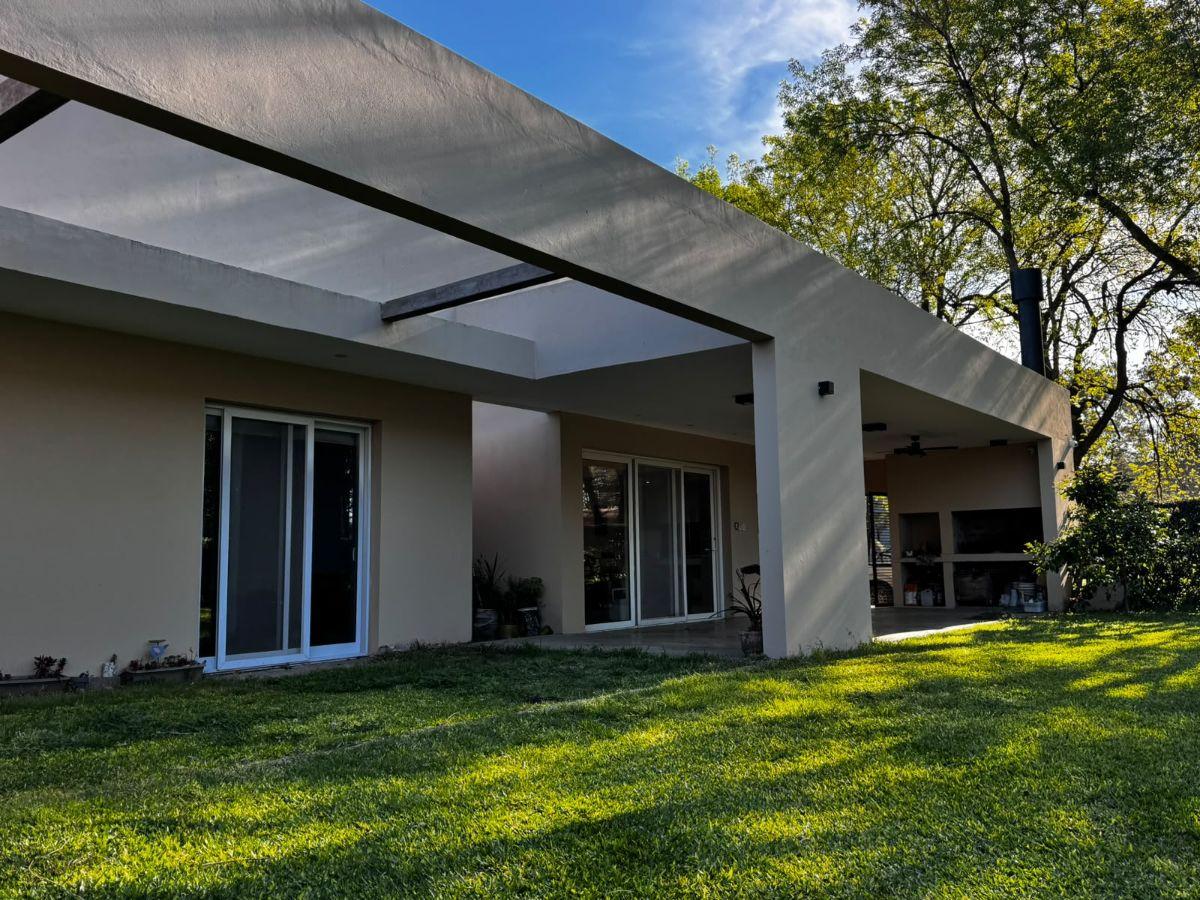 Foto de Casa en el Pueblo Agustina, Junín (B), imagen 1
