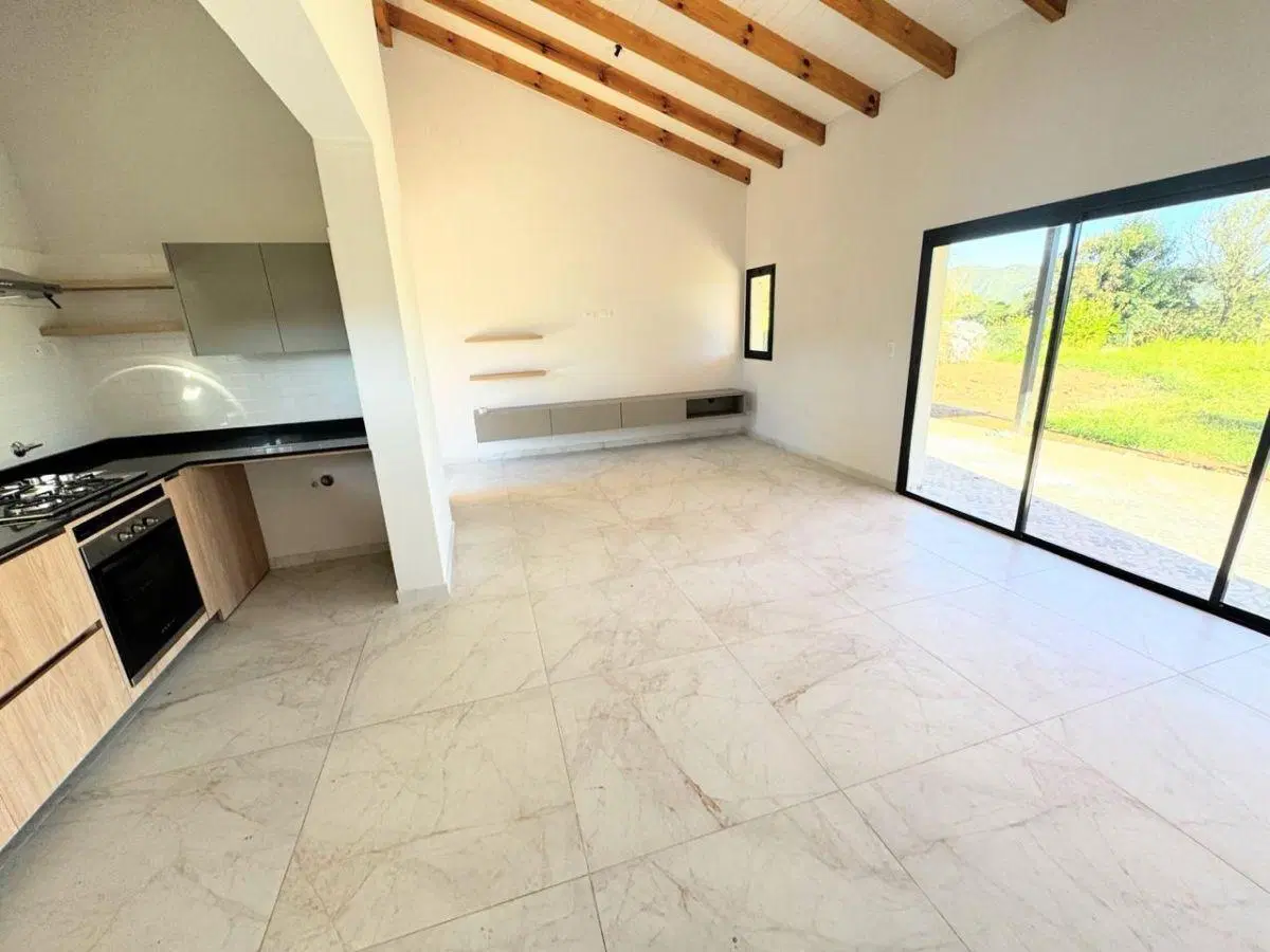 Casa con vista a las sierras chicas- Bº Cuatro Horizontes 4
