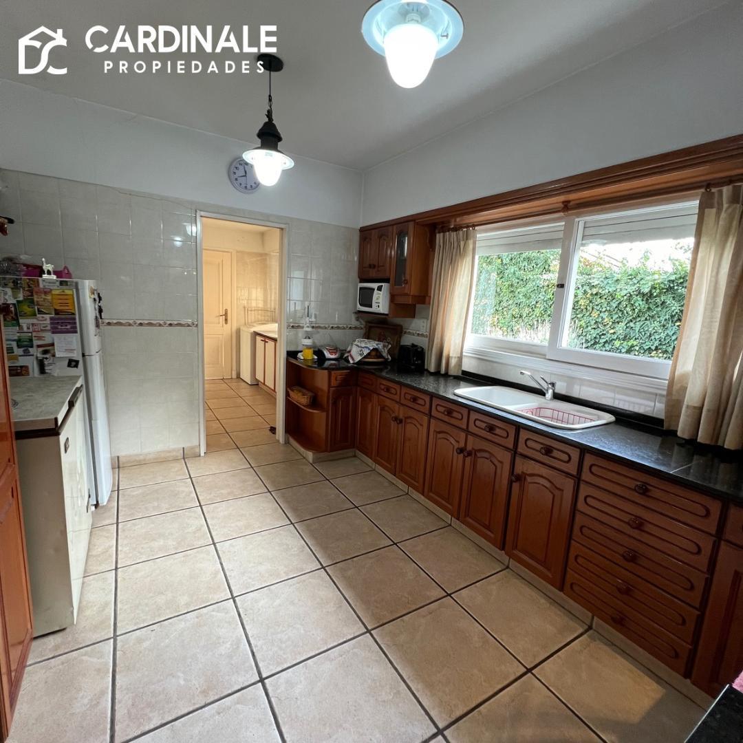 Increíble Casa de 320 m², 4 Dorm. en Barrio El Cerrito, Tandil 2