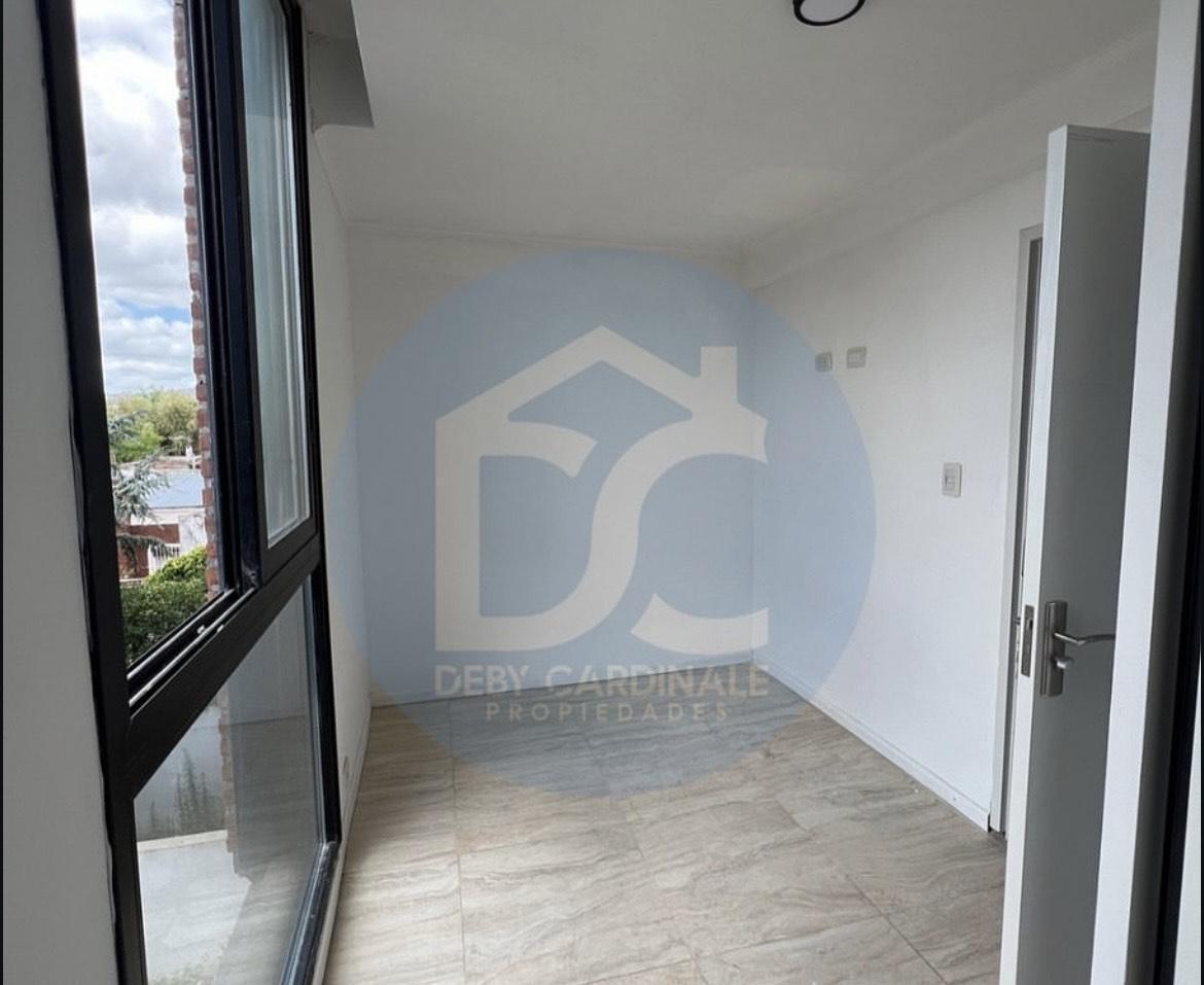 Triplex Soñado a La Venta! Moderno con Detalles de Categoría Ubicado en Roca y Montevideo, Tandil. 2