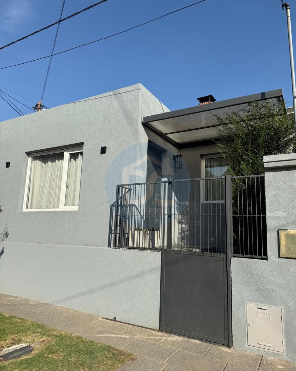 Casa 3 Dorm. Sobre Calle Tierra del Fuego 1100, Tandil! 5