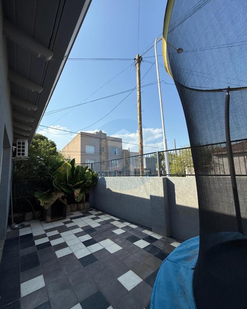 Casa 3 Dorm. Sobre Calle Tierra del Fuego 1100, Tandil! 4
