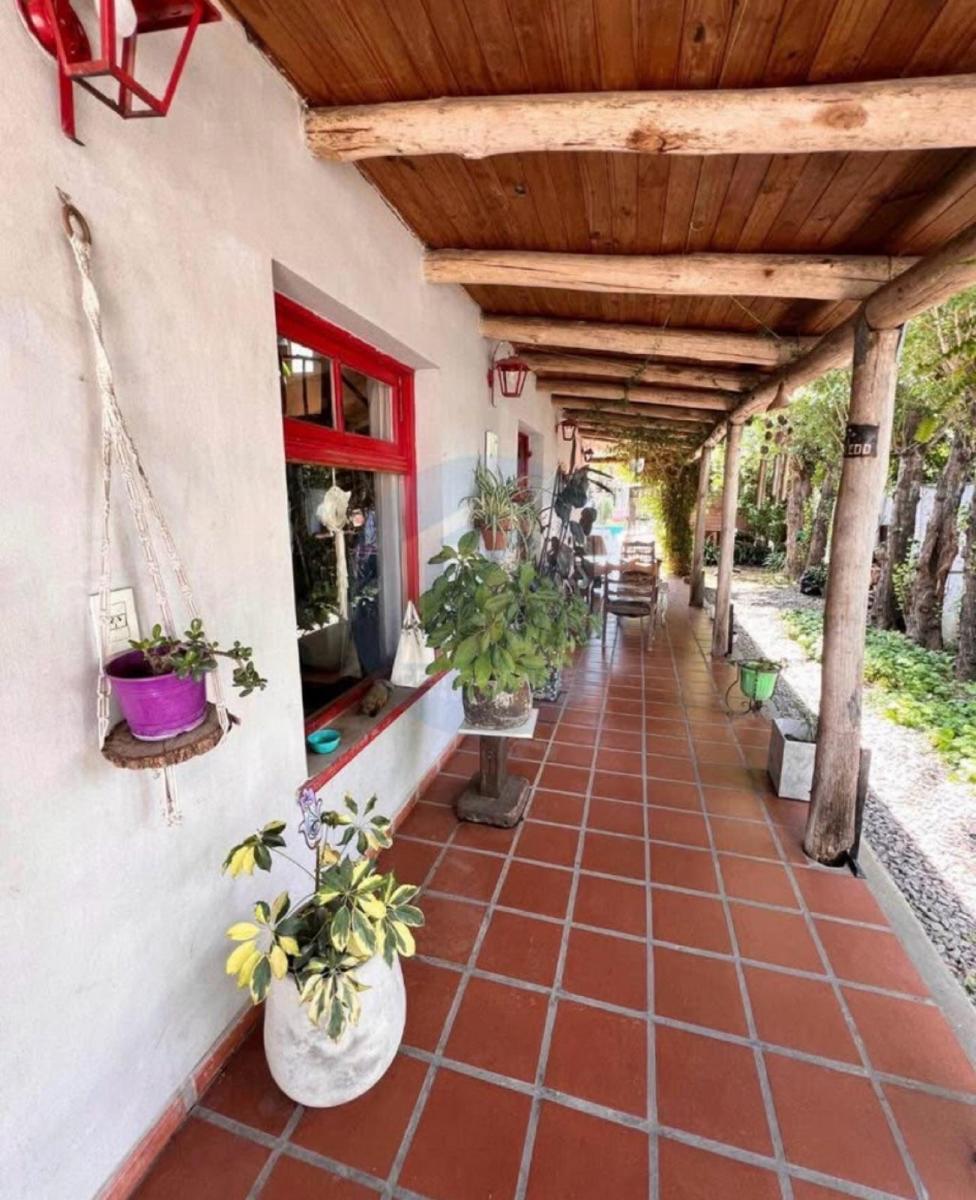 Casa de 2 Dorm. Sobre Calle Ameghino N° 2000, Tandil 2