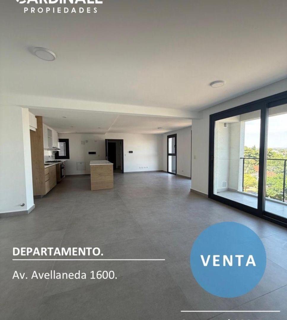 Foto de Excelente departamento de dos dormitorios a la venta en Av. Avelaneda, imagen 1